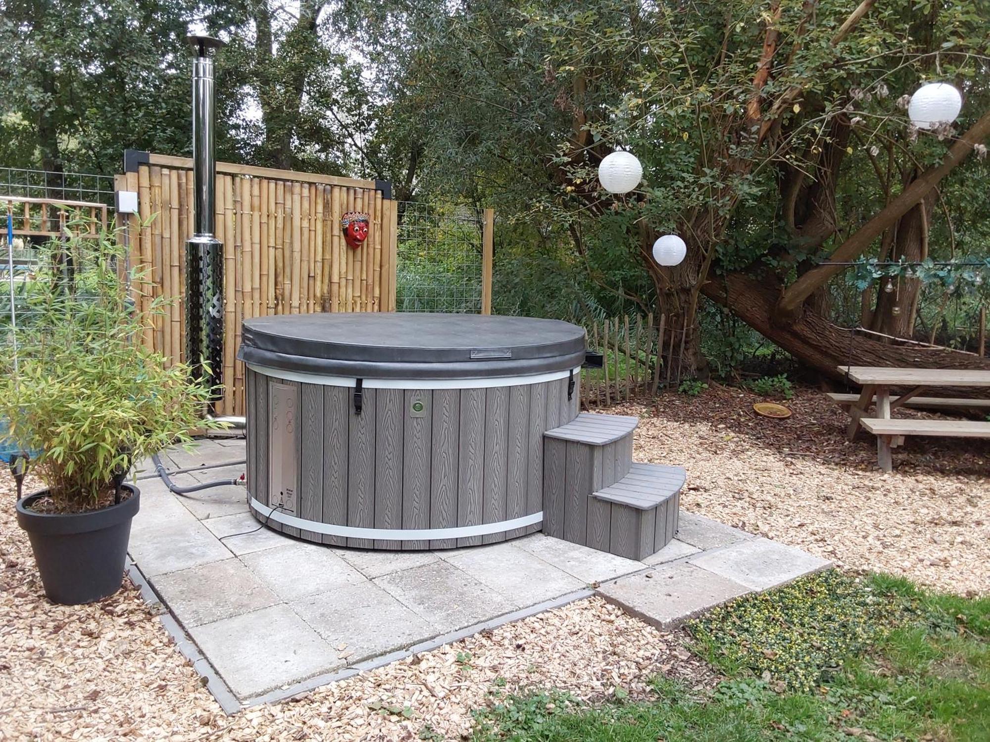 Rumah Senang Wellness Met Hottub En Tuin Ewijk Экстерьер фото